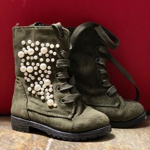 Children’s Boots size 5